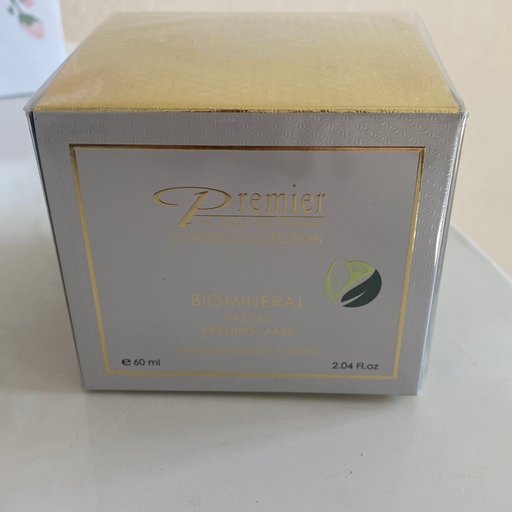 Premier facial mask